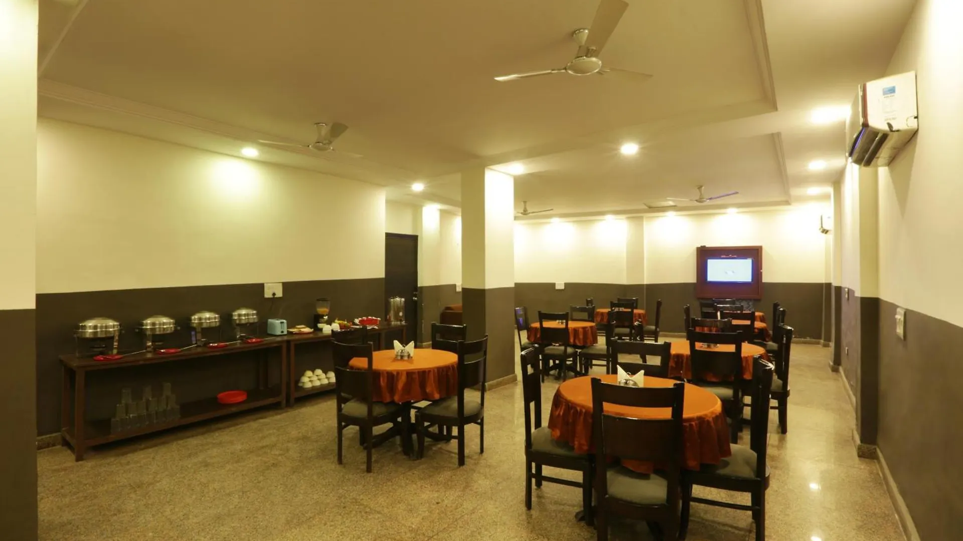 Skv Bed & Breakfast New Delhi 0*,  India